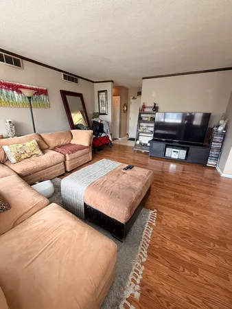 $194,900 | 5500 Lincoln Avenue, Unit 507W, Morton Grove, IL 60053