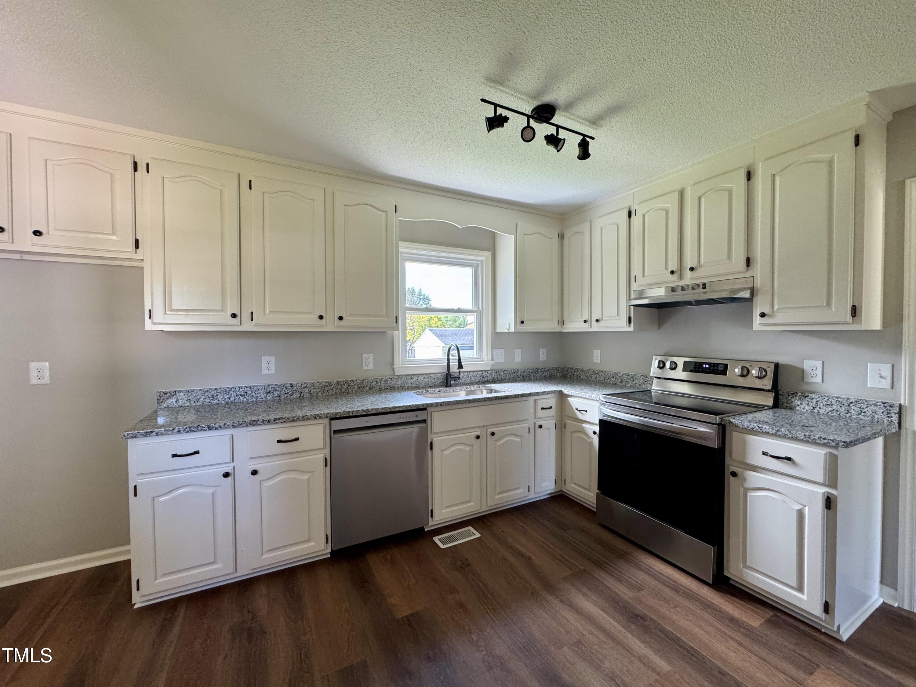 382 Circle Drive Angier, NC 27501 - Photo 7 of 12 3B486230-A563-4EC9-B799-C7E654FCFC8A_1_2