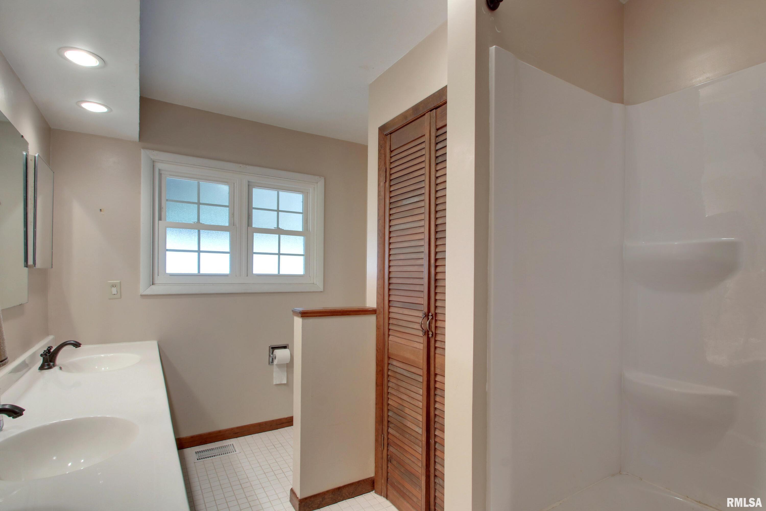 4314 Harrison Street Quincy, IL 62305 - Photo 19 of 33