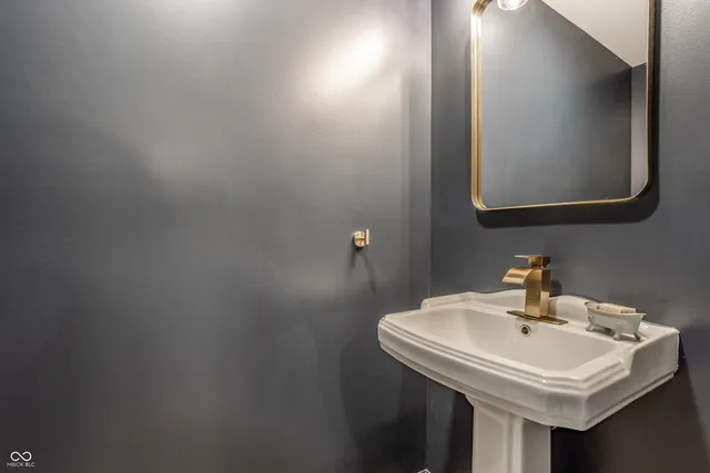 $2,000 | 108 West Main Street, Unit A, Thorntown, IN 46071