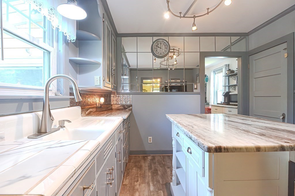 301 Thompson Road Webster, MA 01570 - Photo 11 of 33