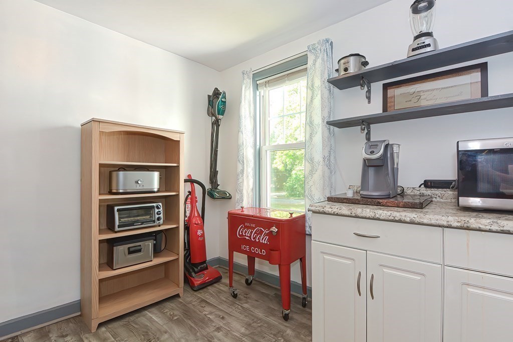 301 Thompson Road Webster, MA 01570 - Photo 13 of 33