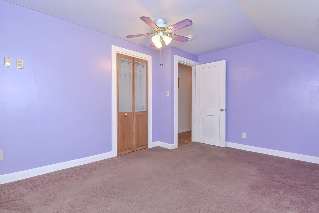 301 Thompson Road Webster, MA 01570 - Photo 21 of 33