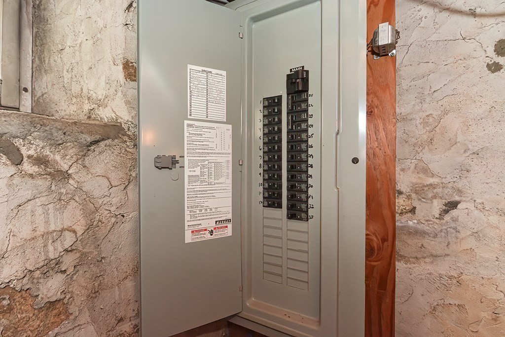 301 Thompson Road Webster, MA 01570 - Photo 26 of 33