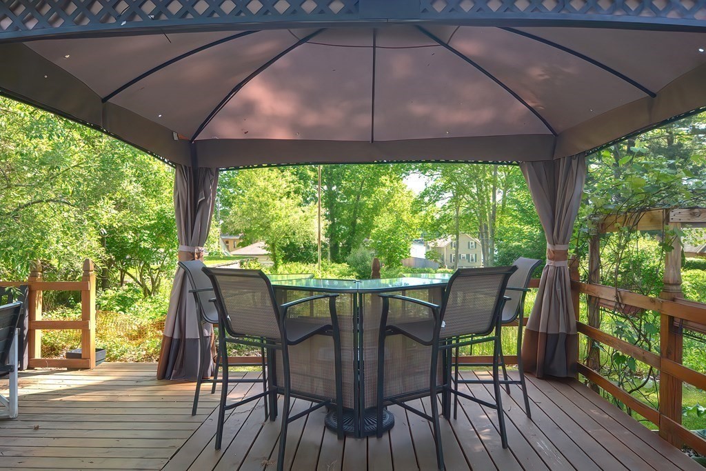 301 Thompson Road Webster, MA 01570 - Photo 28 of 33