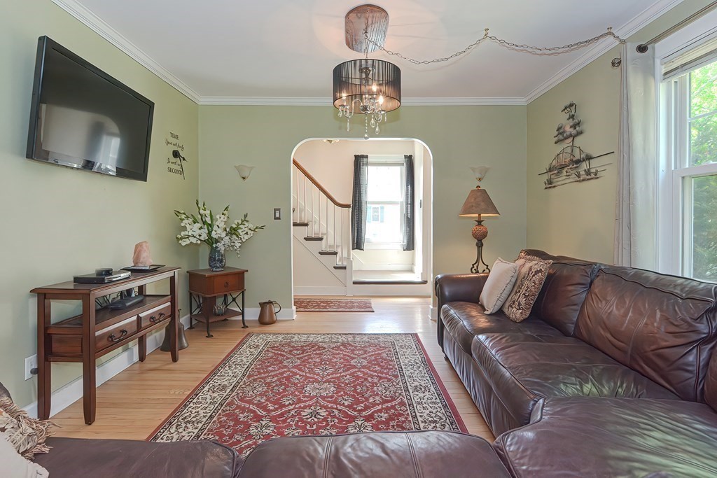 301 Thompson Road Webster, MA 01570 - Photo 5 of 33