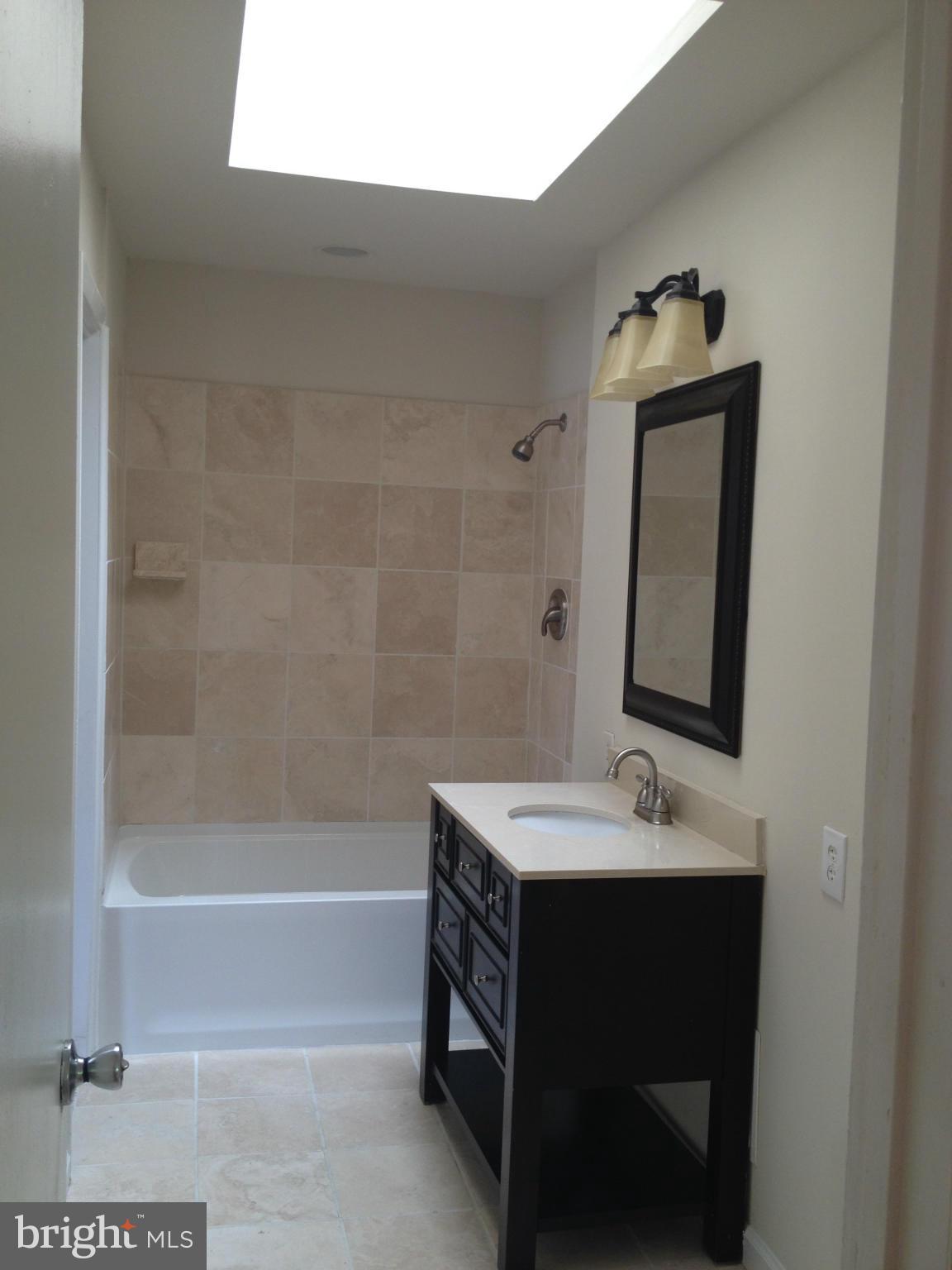 13618 Poplar Tree Road Chantilly, VA 20151 - Photo 16 of 29 Bath