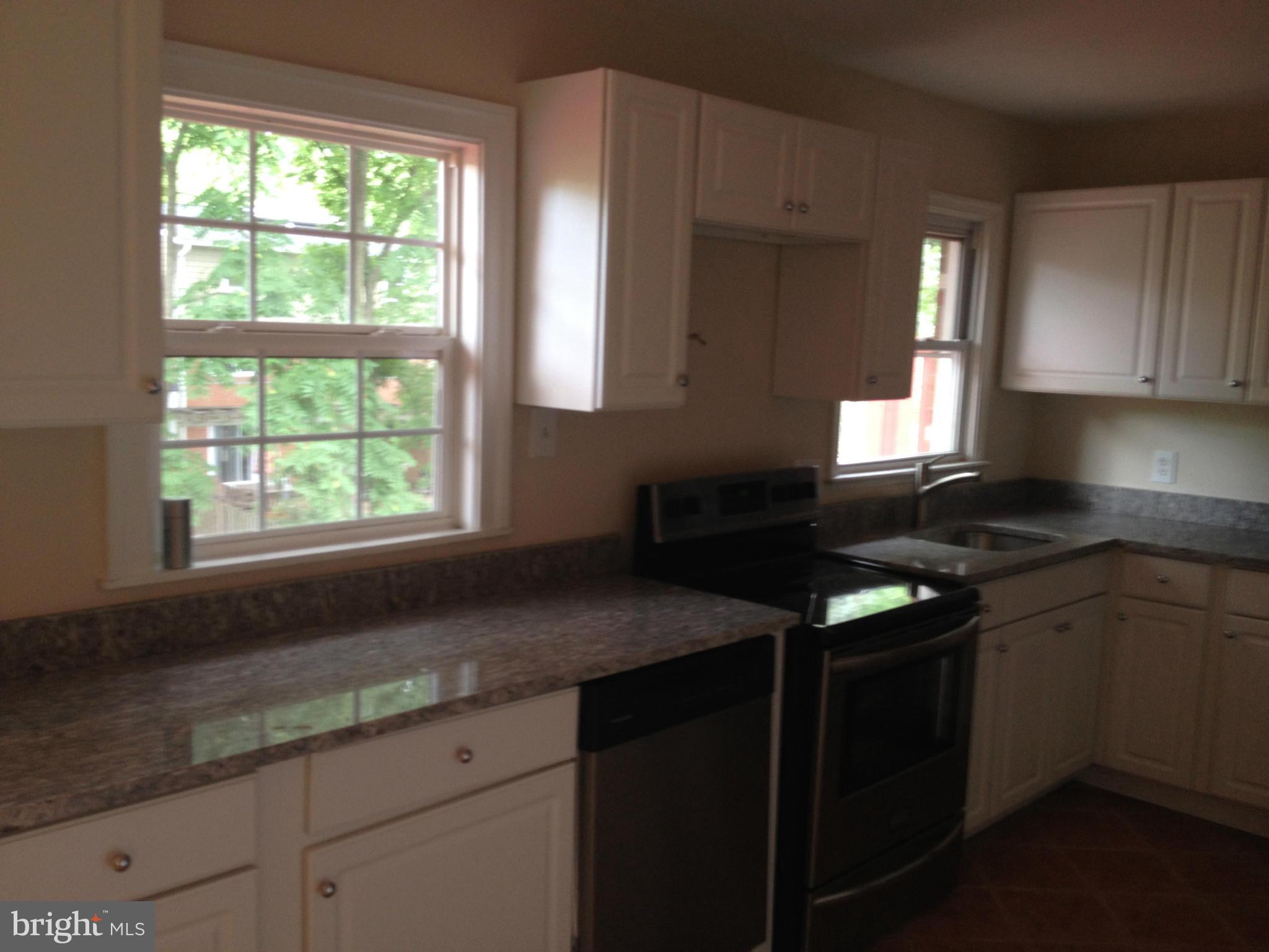 13618 Poplar Tree Road Chantilly, VA 20151 - Photo 7 of 29 Kitchen