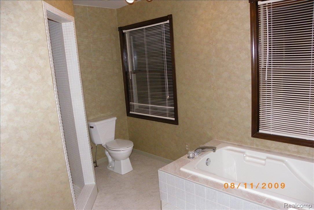 171 East Wardlow Road Highland, MI 48356 - Photo 18 of 20 IMGP1412