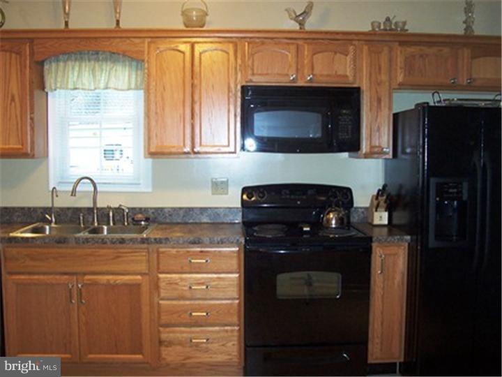 4986 Lehigh Road Easton, PA 18040 - Photo 3 of 14 Gallery Image 3