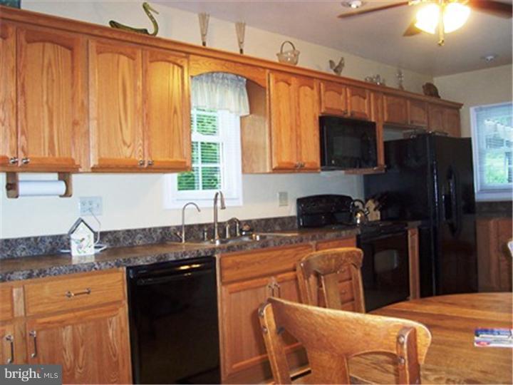 4986 Lehigh Road Easton, PA 18040 - Photo 5 of 14 Gallery Image 5