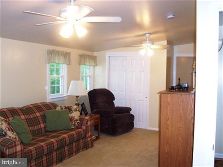 4986 Lehigh Road Easton, PA 18040 - Photo 7 of 14 Gallery Image 7