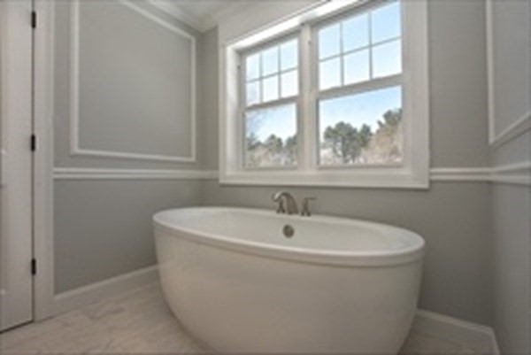 22 Webb Brook Road Billerica, MA 01821 - Photo 5 of 14 Gallery Image 5