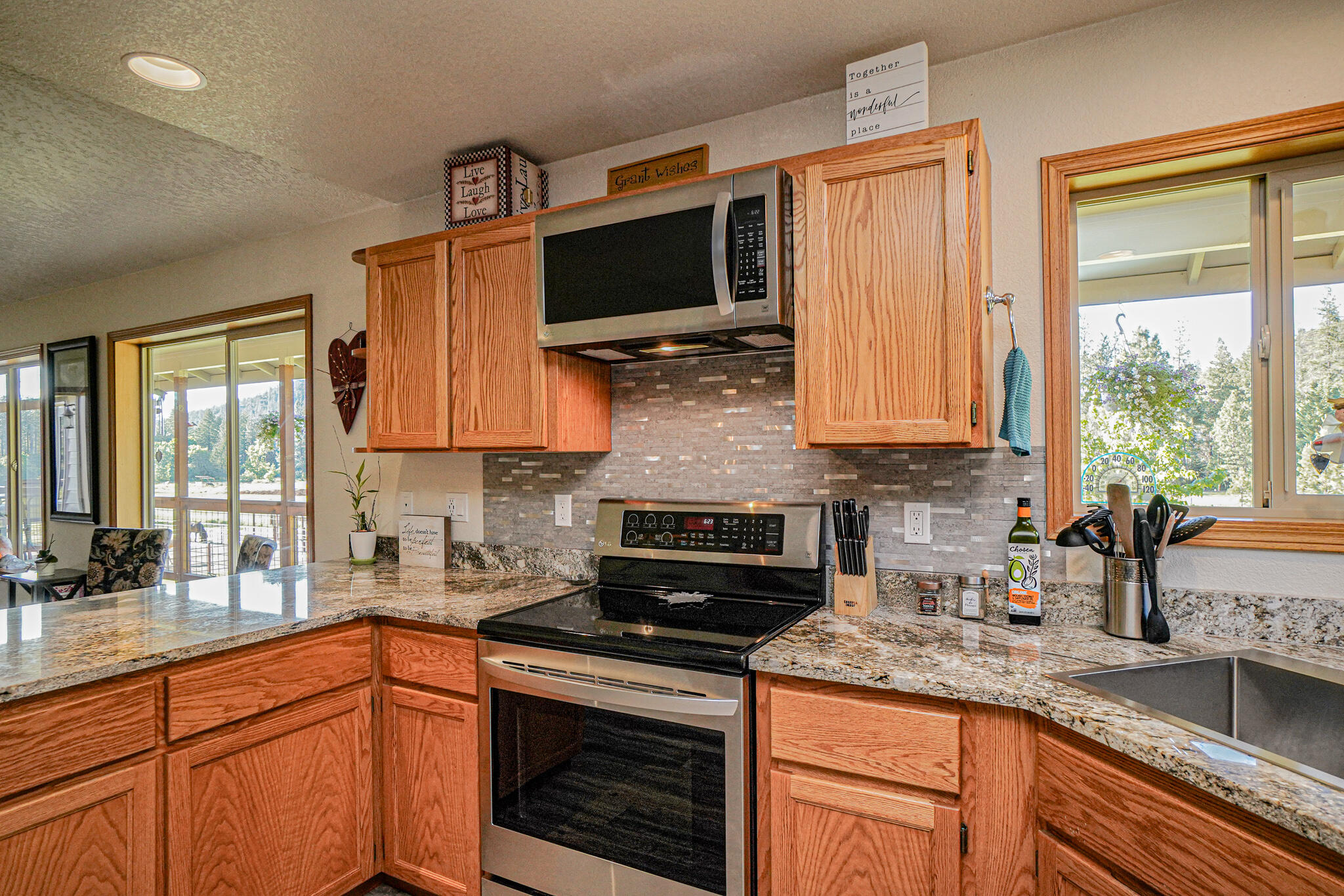186 Felkner Road Grants Pass, OR 97527 - Photo 25 of 68 DSC09638