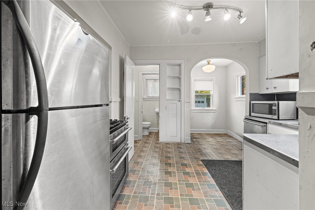 1027 Pennfield Road Cleveland, OH 44121 - Photo 24 of 49 Gallery Image 24
