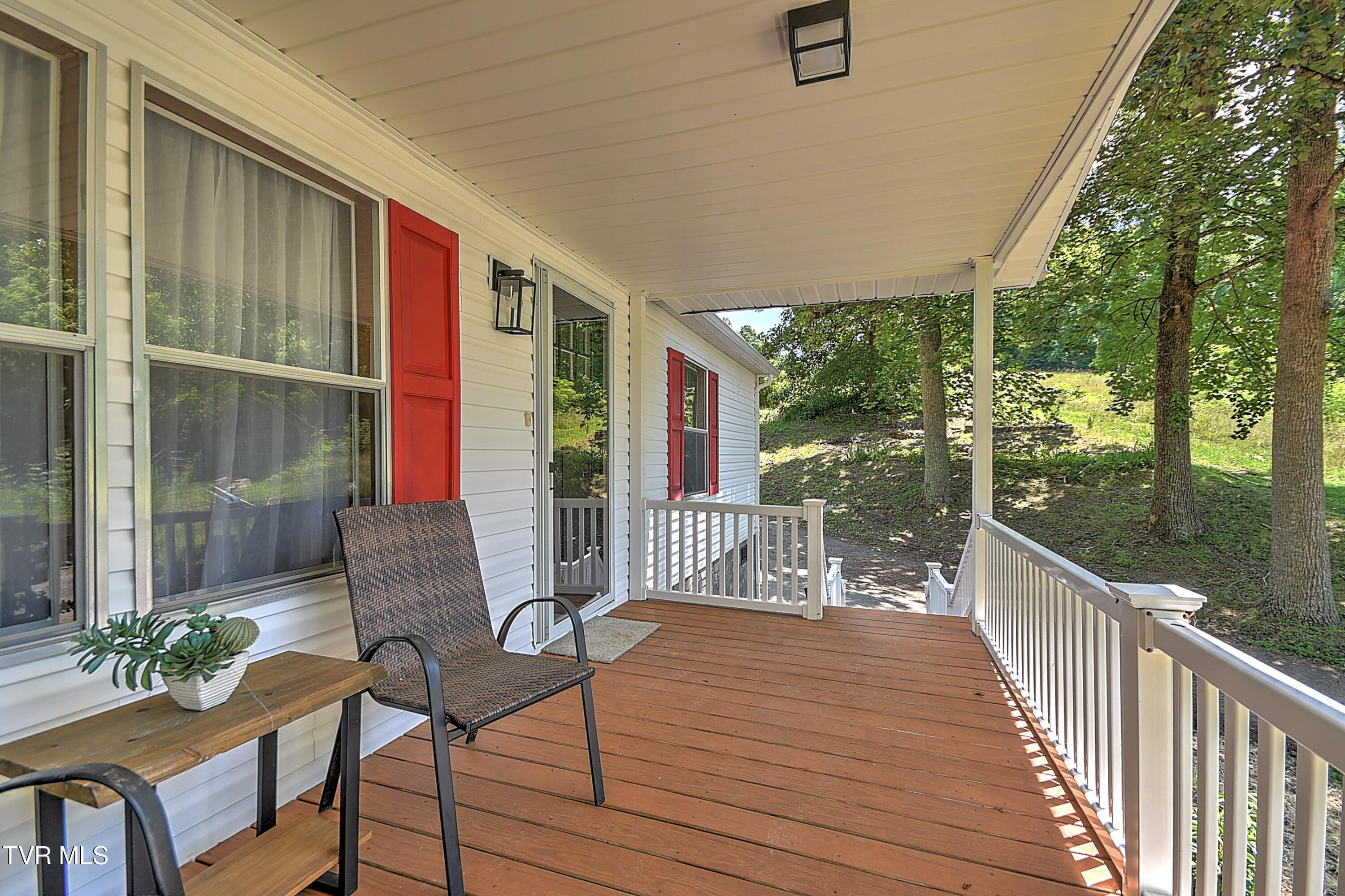 384 Johnson Hollow Road Blountville, TN 37617 - Photo 6 of 42 384 Johnson Hollow GUnit-7