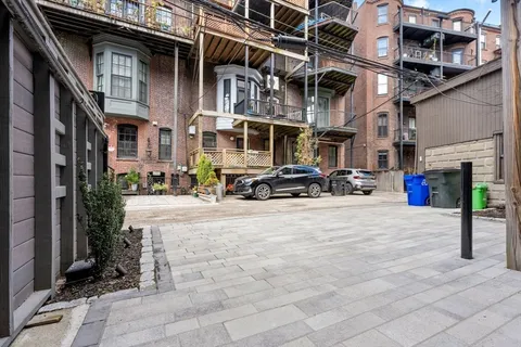 $1,825,000 | 194 West Brookline Street, Unit 1, Boston, MA 02118