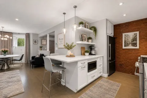 $1,825,000 | 194 West Brookline Street, Unit 1, Boston, MA 02118