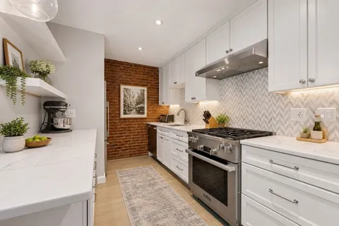$1,825,000 | 194 West Brookline Street, Unit 1, Boston, MA 02118