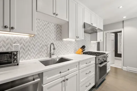 $1,825,000 | 194 West Brookline Street, Unit 1, Boston, MA 02118