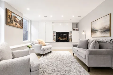$1,825,000 | 194 West Brookline Street, Unit 1, Boston, MA 02118
