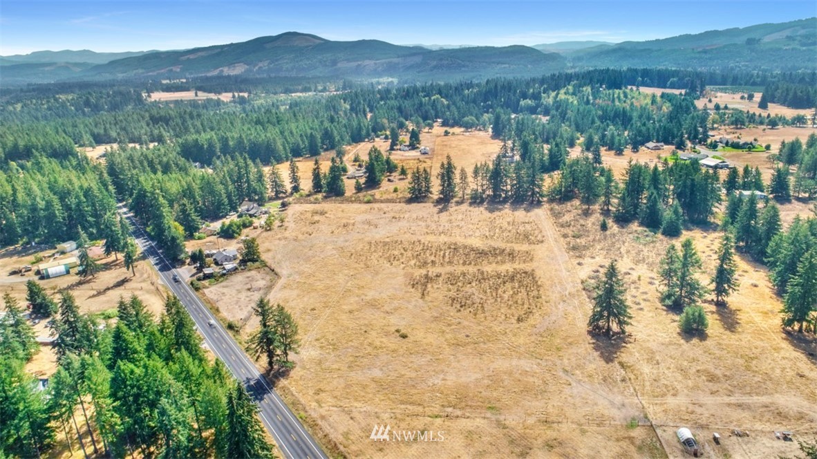 13405 Rainier Road Southeast Rainier, WA 98576 - Photo 6 of 8 Gallery Image 6