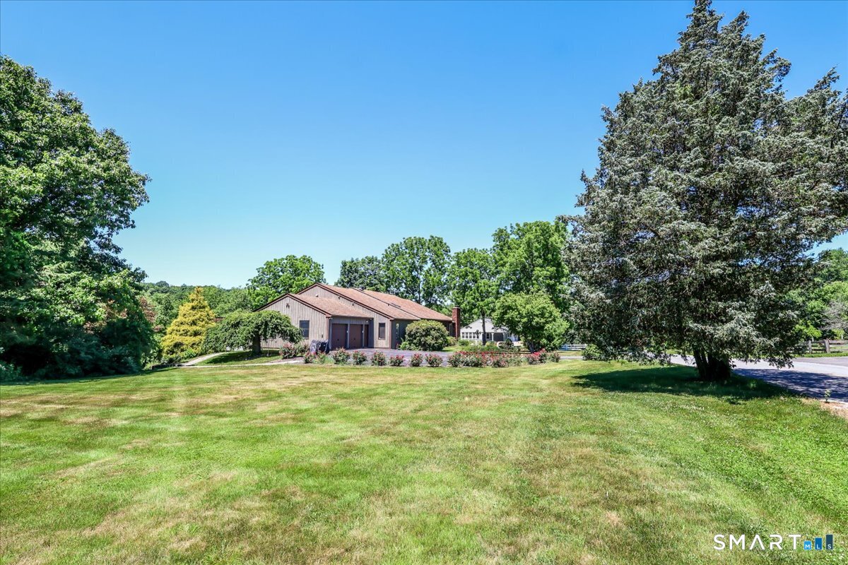 31 Pole Bridge Road Newtown, CT 06482 - Photo 36 of 40