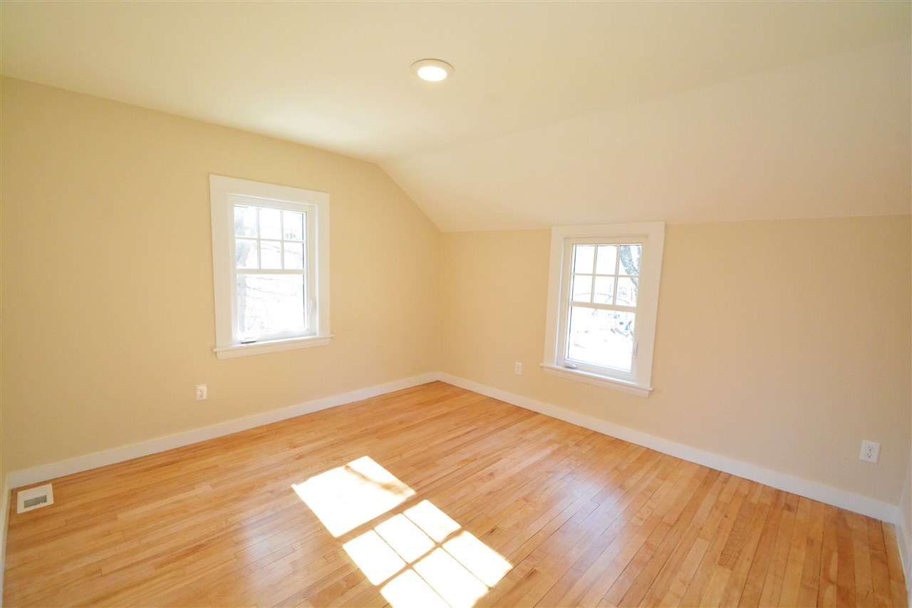 7 Valentine Hill Road Durham, NH 03824 - Photo 31 of 40