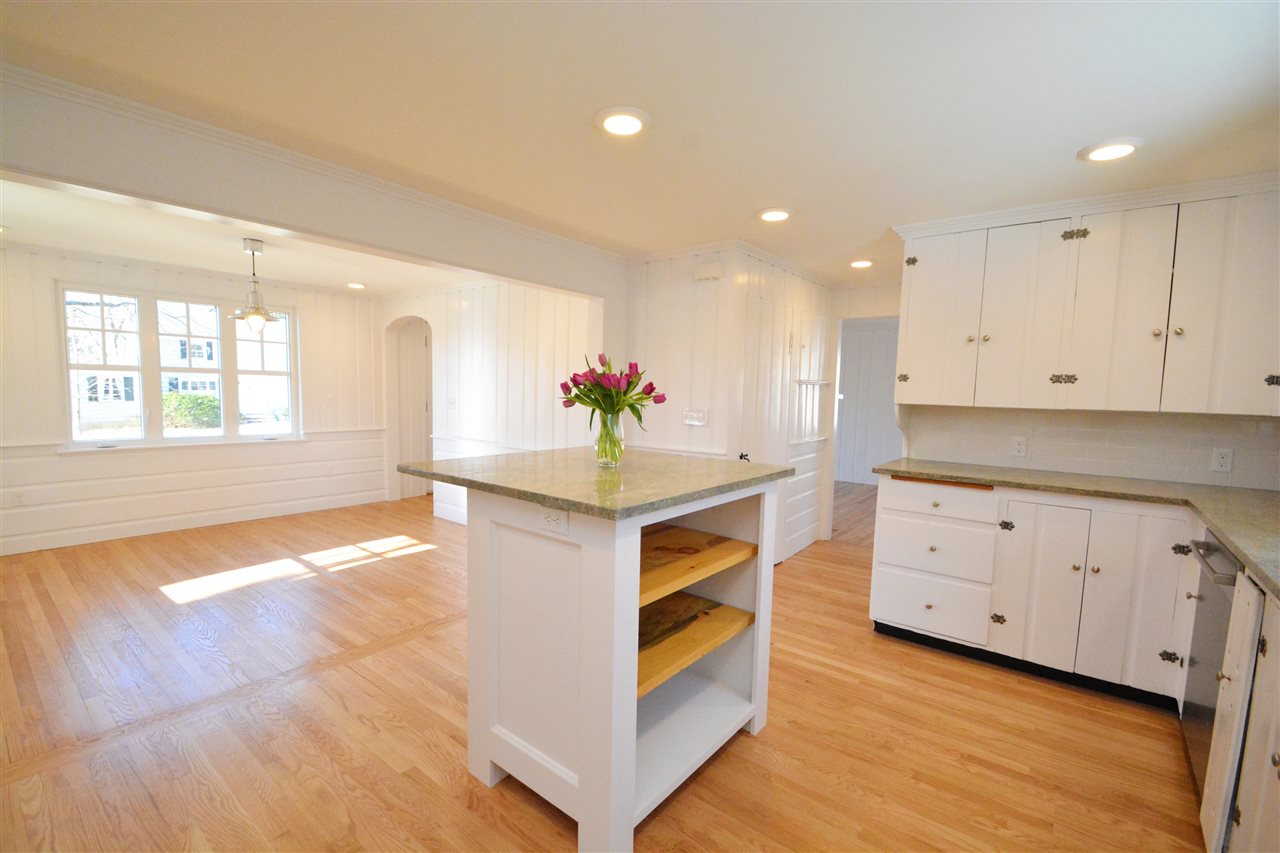 7 Valentine Hill Road Durham, NH 03824 - Photo 8 of 40