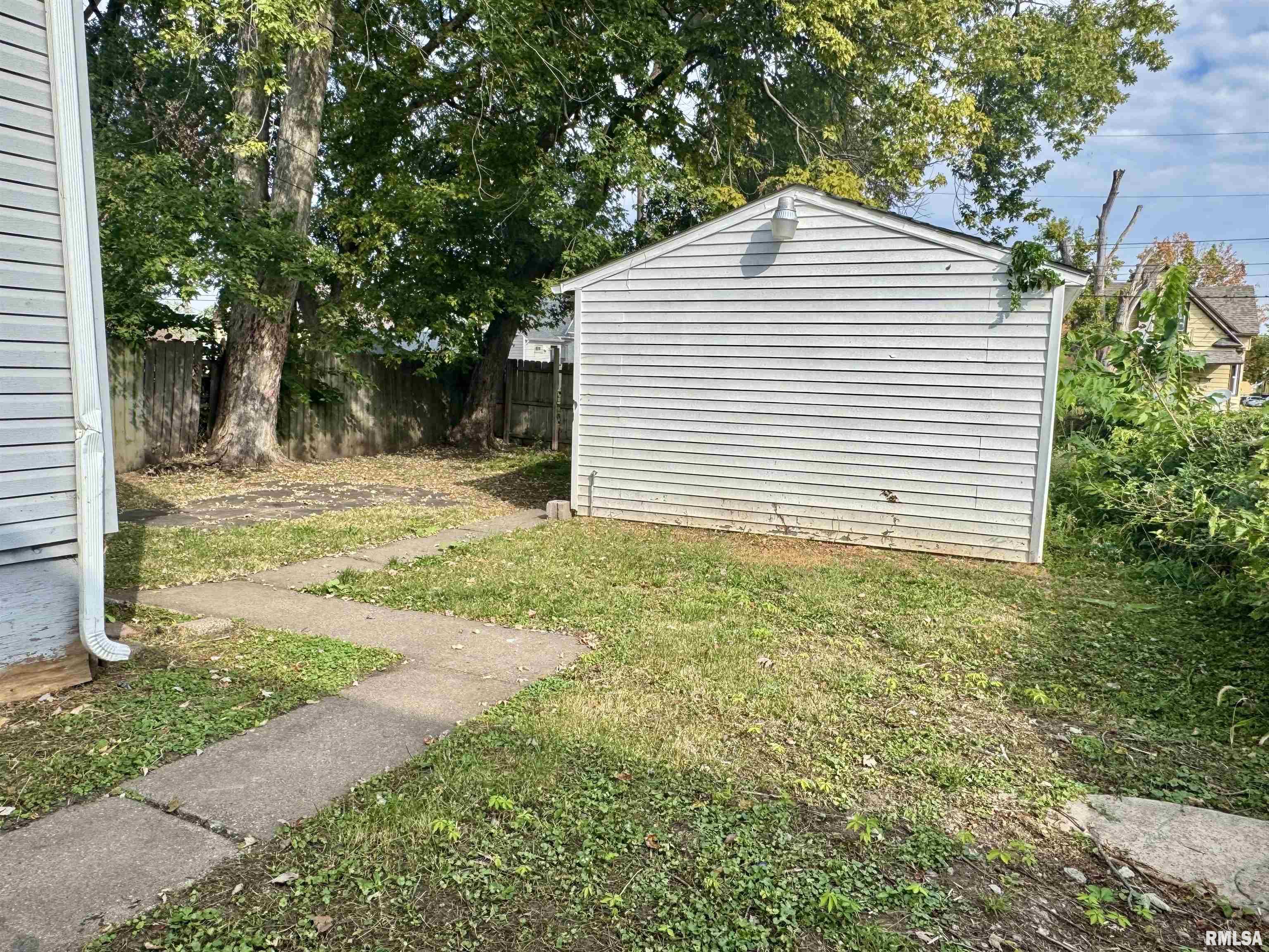 619 13th Avenue Rock Island, IL 61201 - Photo 18 of 19