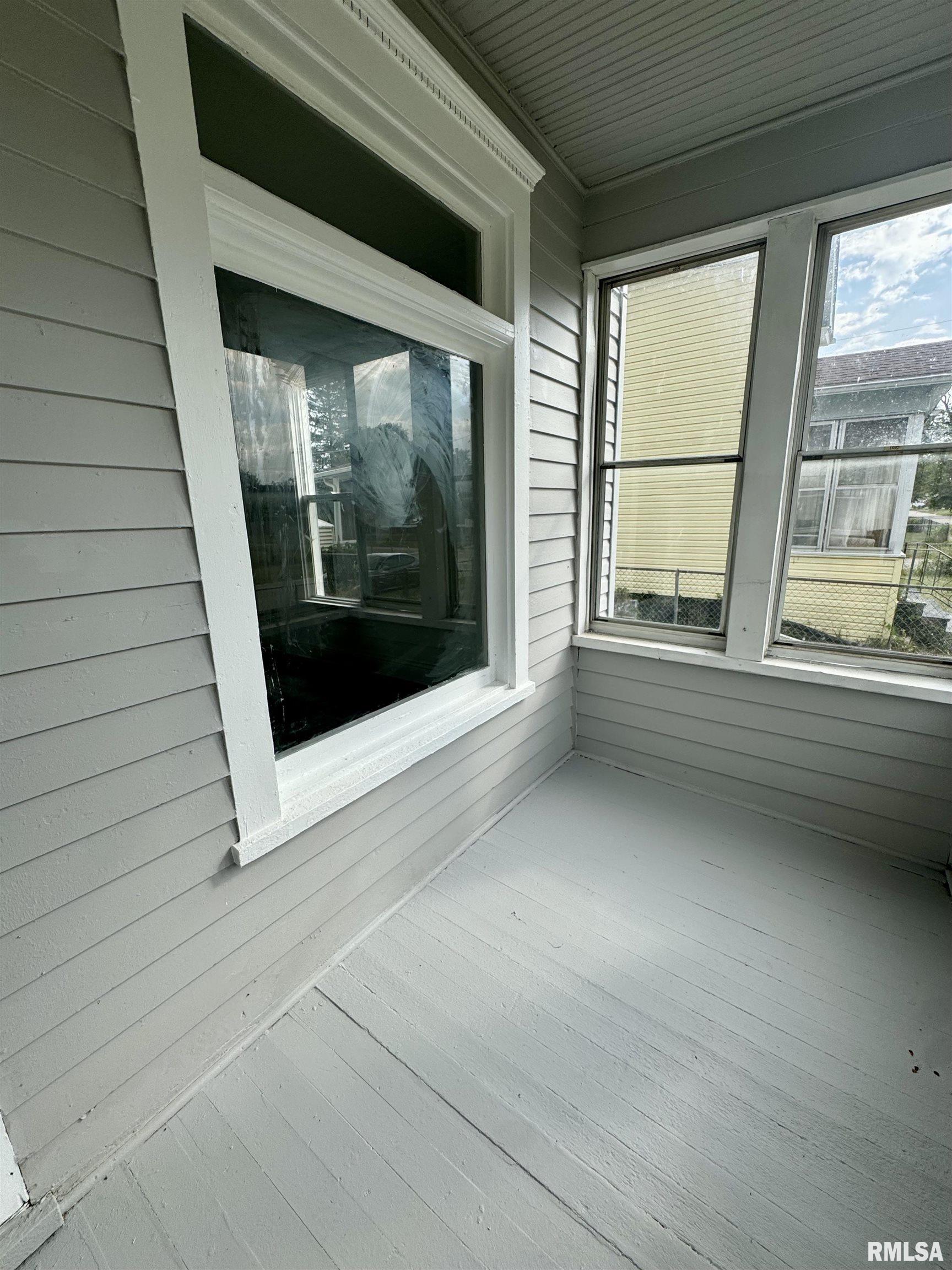 619 13th Avenue Rock Island, IL 61201 - Photo 2 of 19