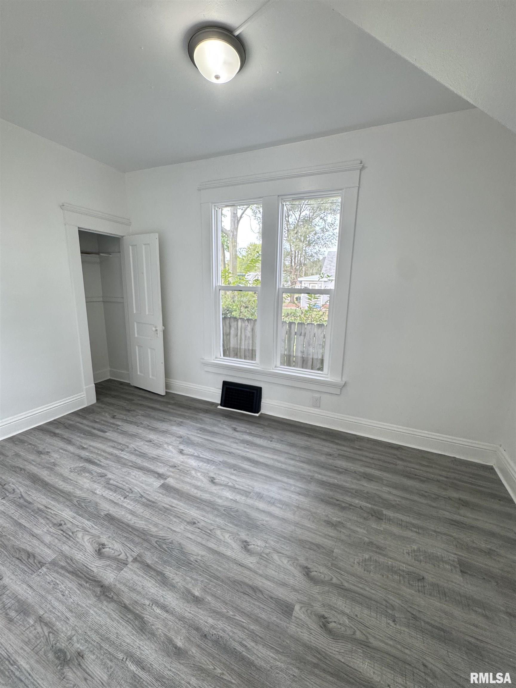 619 13th Avenue Rock Island, IL 61201 - Photo 6 of 19