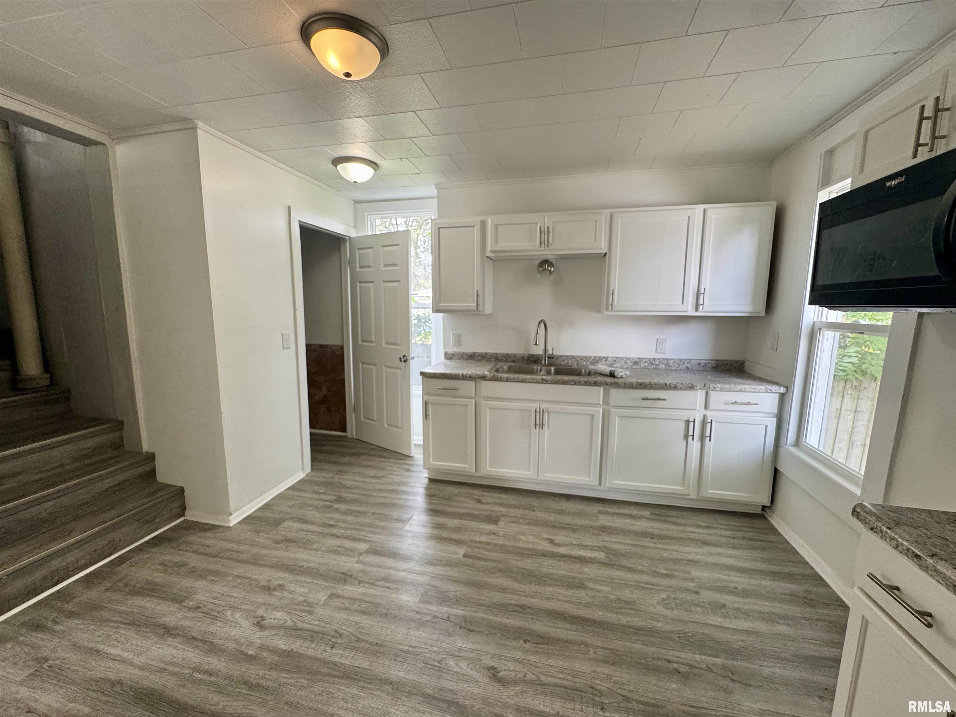 619 13th Avenue Rock Island, IL 61201 - Photo 9 of 19