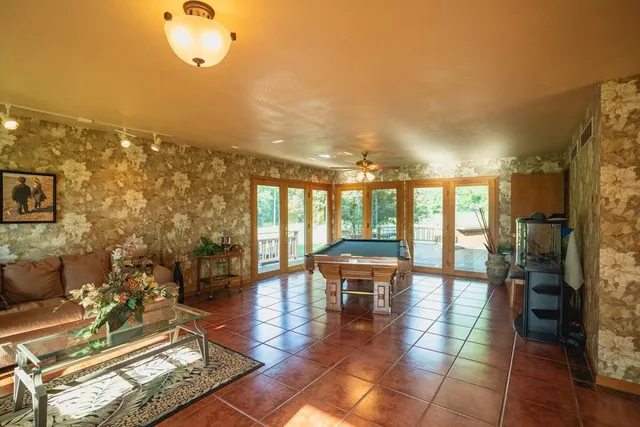 $838,847 | 3813 Utah Terrace, Wellsville, KS 66092