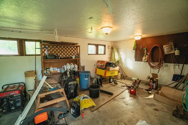 $838,847 | 3813 Utah Terrace, Wellsville, KS 66092