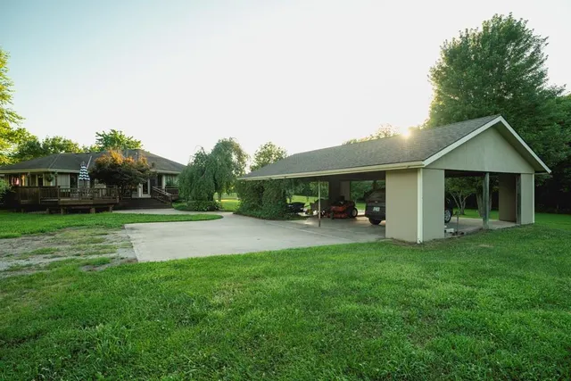 $838,847 | 3813 Utah Terrace, Wellsville, KS 66092