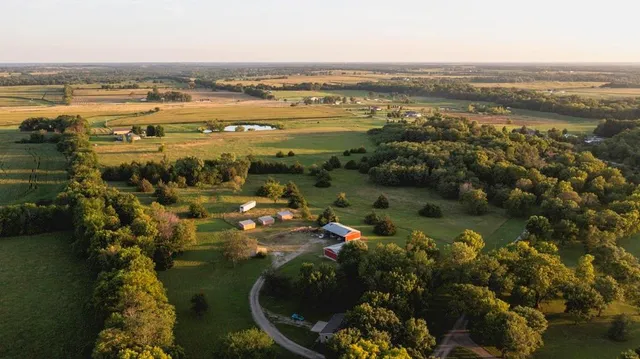 $838,847 | 3813 Utah Terrace, Wellsville, KS 66092