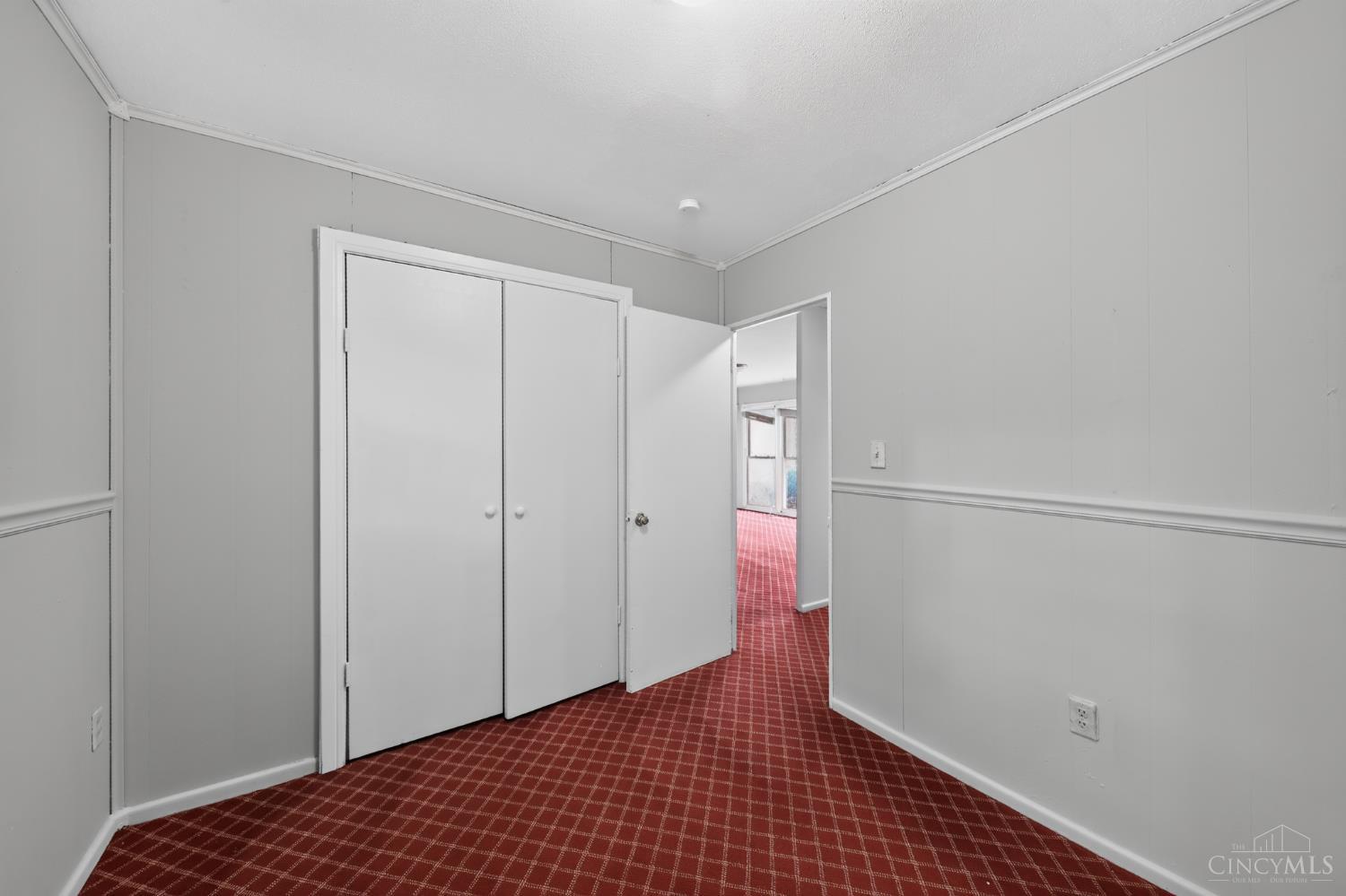 9670 Pippin Road Cincinnati, OH 45231 - Photo 18 of 30