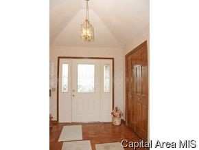 3812 West Bluffs Road Springfield, IL 62711 - Photo 3 of 12