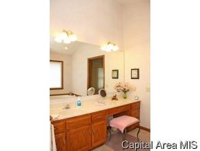 3812 West Bluffs Road Springfield, IL 62711 - Photo 10 of 12