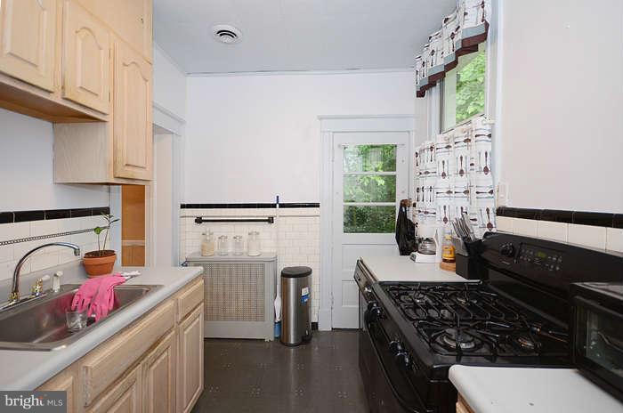 2321 Monticello Road Baltimore, MD 21216 - Photo 6 of 21 Kitchen