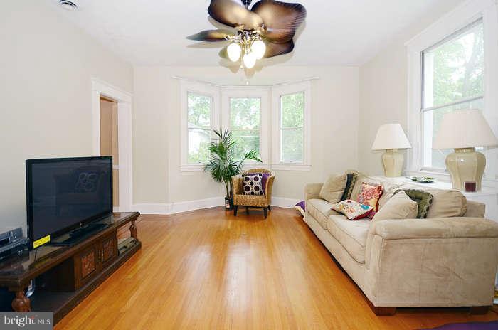 2321 Monticello Road Baltimore, MD 21216 - Photo 8 of 21 Family Room