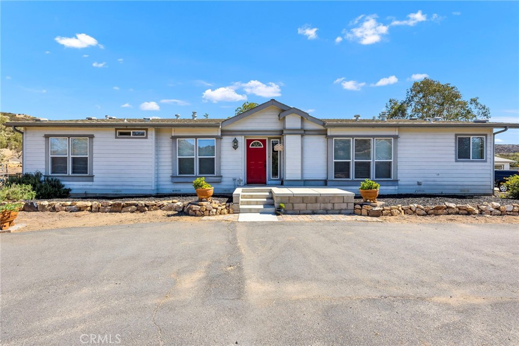 35125 Stirrup Road Temecula, CA 92592 - Photo 2 of 51 front view of a house