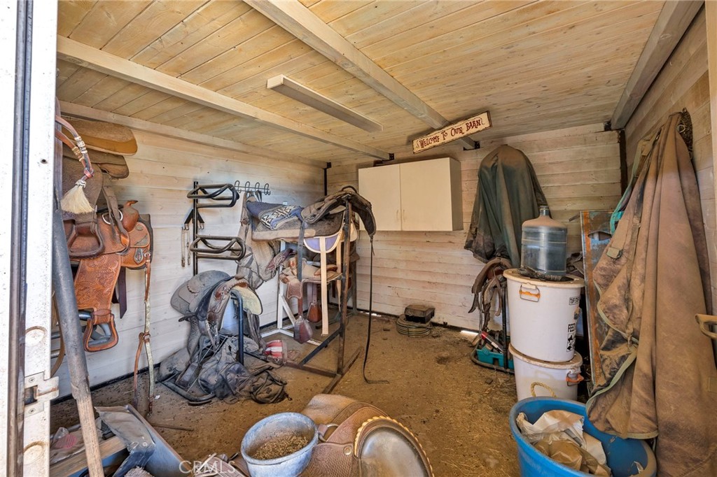 35125 Stirrup Road Temecula, CA 92592 - Photo 35 of 51 a view of a room with gym equipment