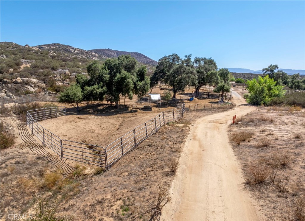 35125 Stirrup Road Temecula, CA 92592 - Photo 46 of 51 a view of a backyard of a house