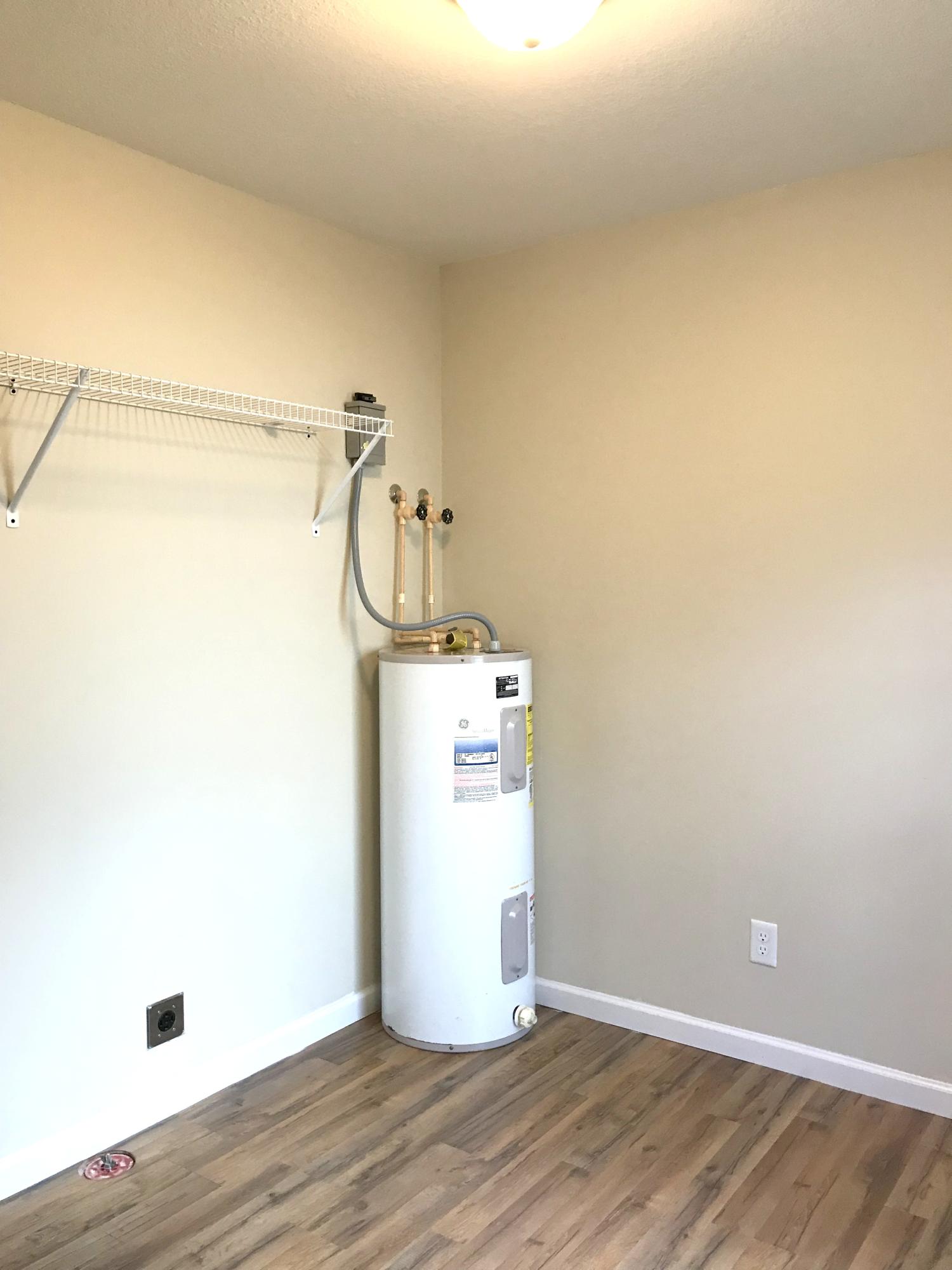 165 Sandy Hill Road La Follette, TN 37766 - Photo 13 of 16 Laundry room