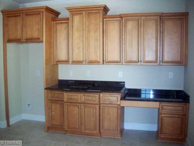 6320 Ridge Haven Road Greensboro, NC 27410 - Photo 6 of 15 Kitchen.