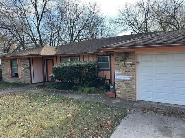 $230,000 | 140 Brewster Street, Robinson, TX 76706