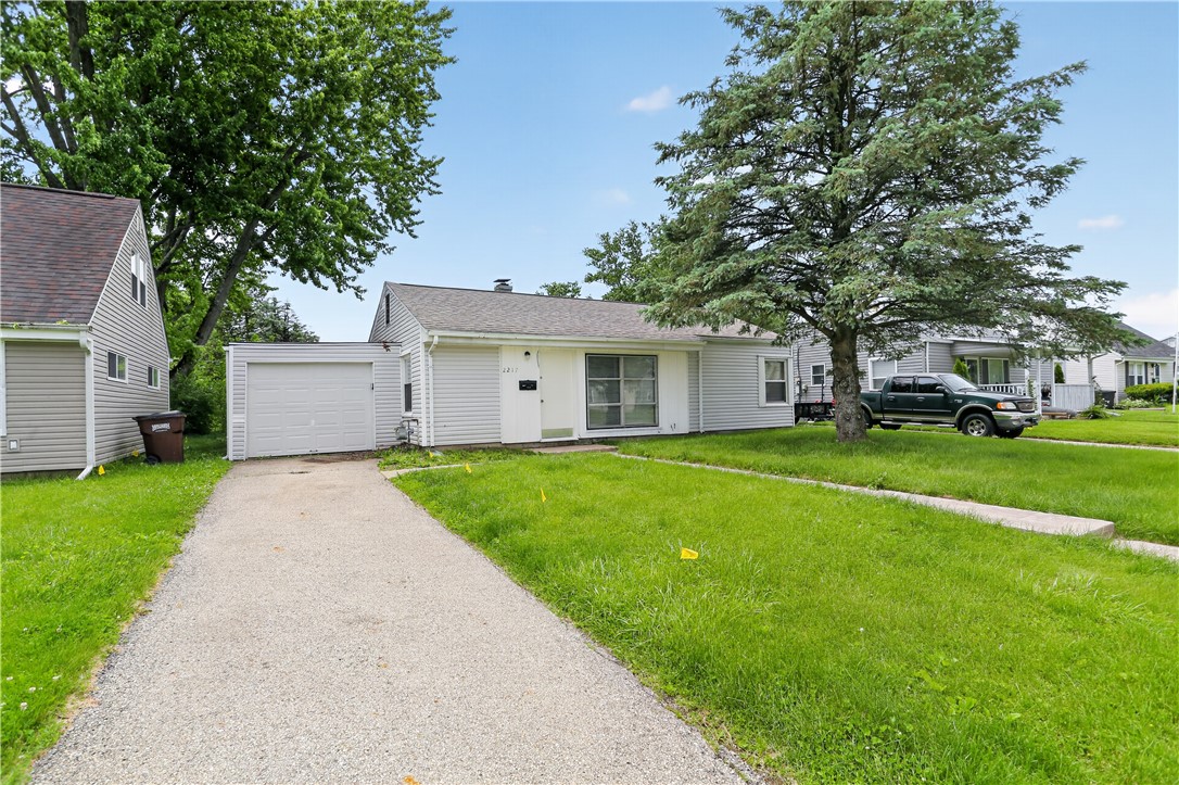 2217 South Hadley Road Springfield, OH 45505 - Photo 2 of 34