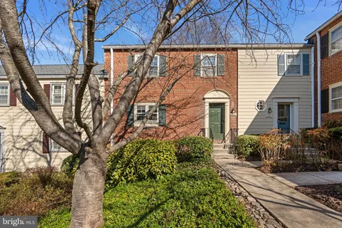 $874,900 | 4843 Willett Parkway, Unit 83, Chevy Chase, MD 20815